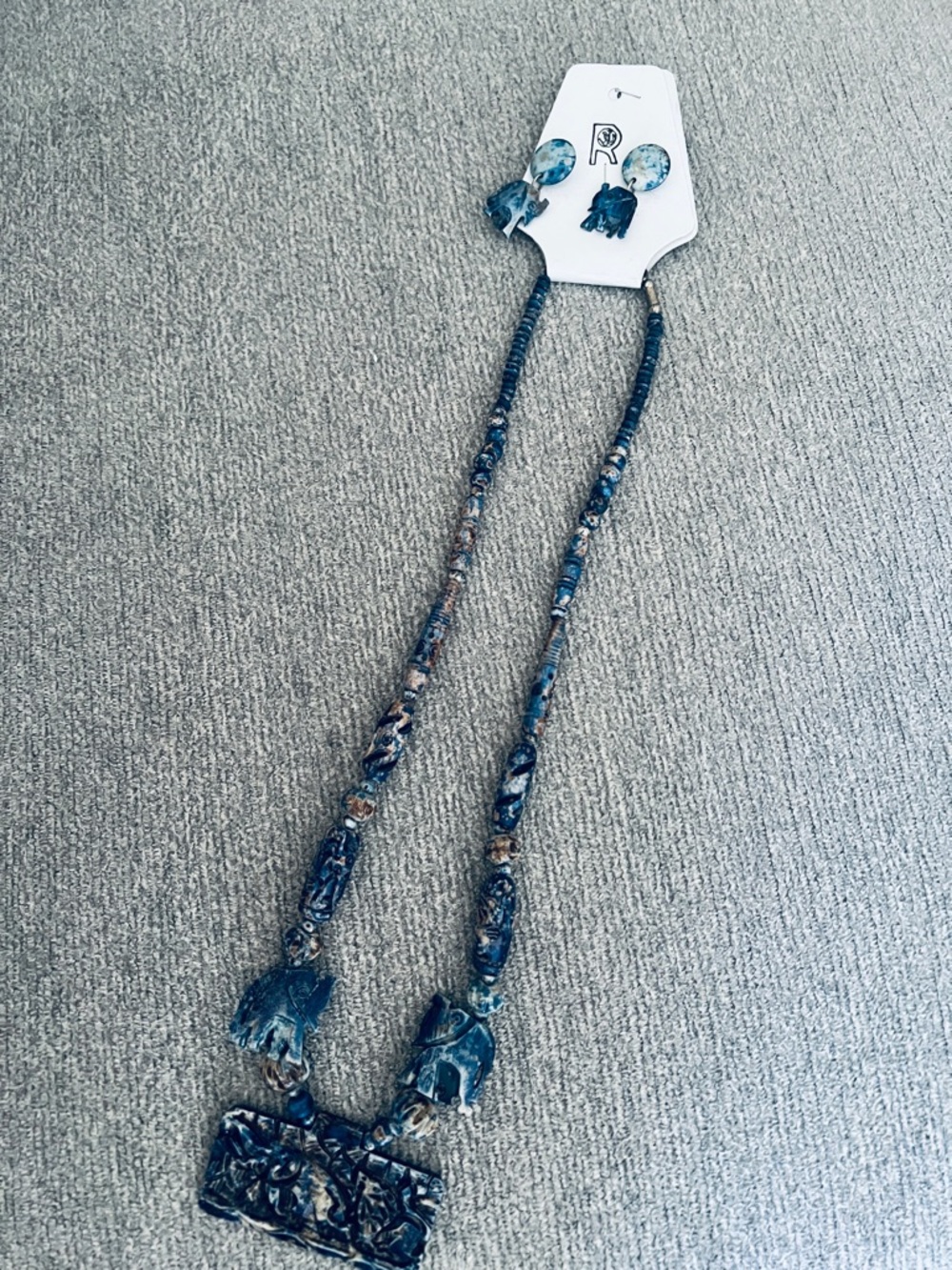 Blue Elephant Statement Necklace - Handcrafted Women Jewelry - Picture 4 of 5